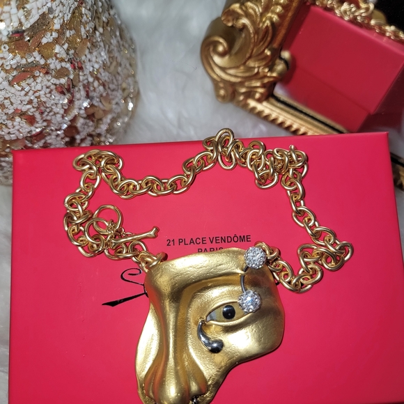 Gold Pendant Schiaparelli Face Necklace. - Picture 2 of 3